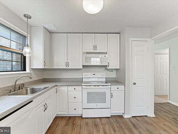 5th image of 44 Witherspoon Ct #137
