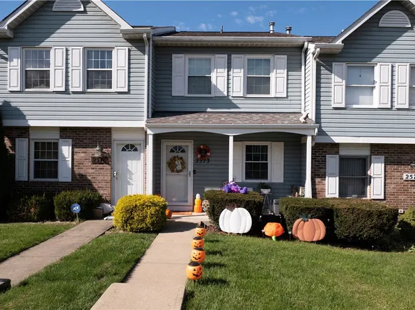 2573 Hawthorne Dr, Oakdale, PA 15071