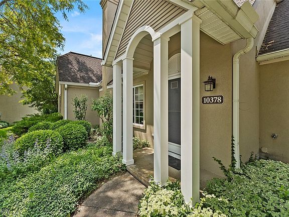 3rd image of 10378 N Pond Ln #2