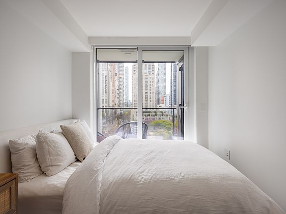 3rd image of 1107 Richards St #510