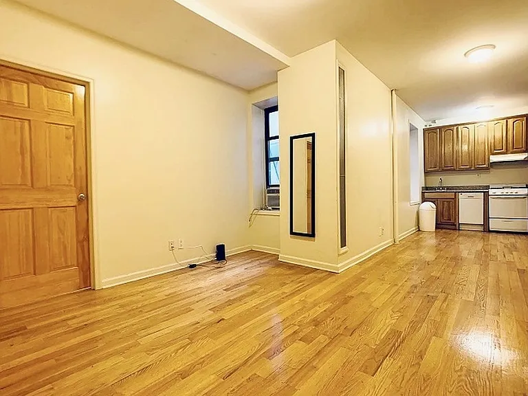 455 W 44th St #2 — Photo 5