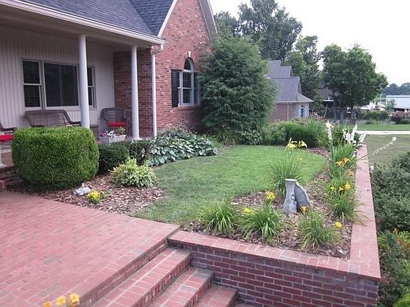 5th image of 308 Hawthorne Dr