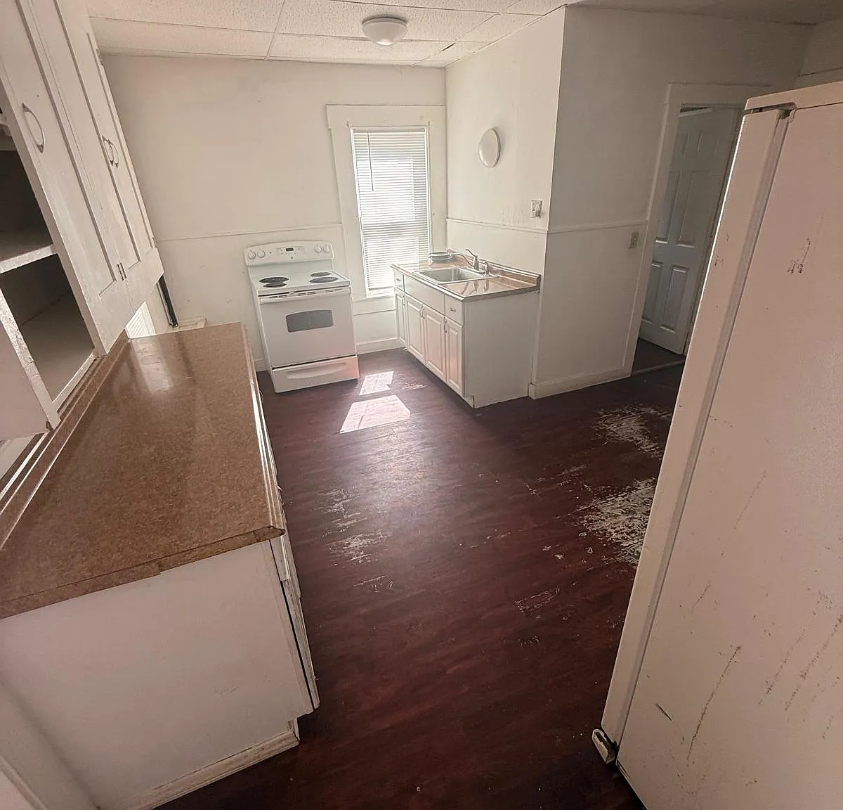 166-166 W Main St — Photo 1