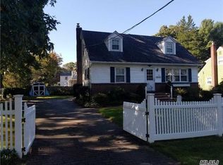55 Circle Dr, East Northport, NY 11731