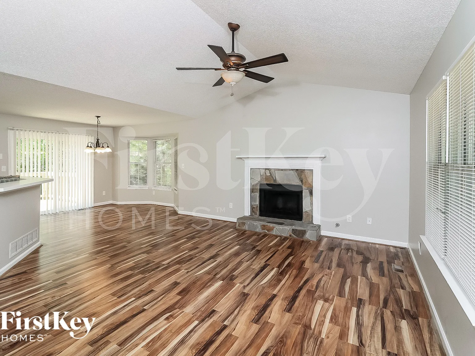 3 bed, 2.0 bath, 1158 sqft, $1,780 — Photo 2