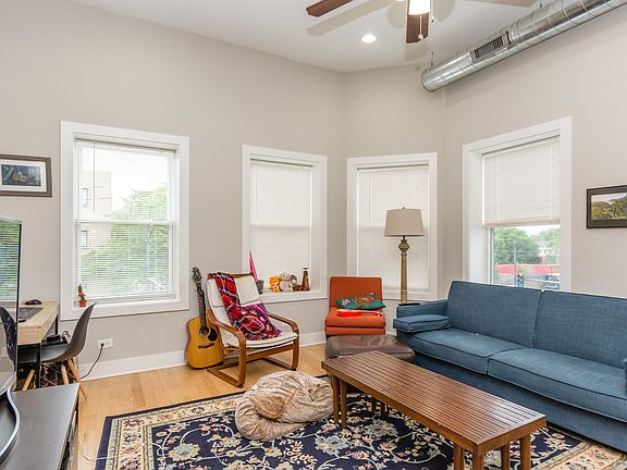 2nd image of 3759 N Western Ave #3