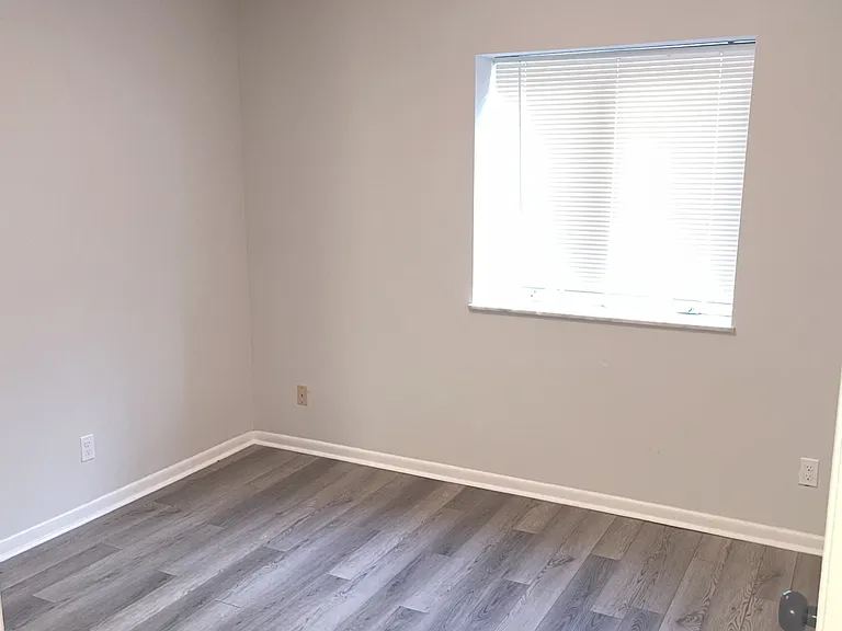 Ranchvale Apartments — Photo 7