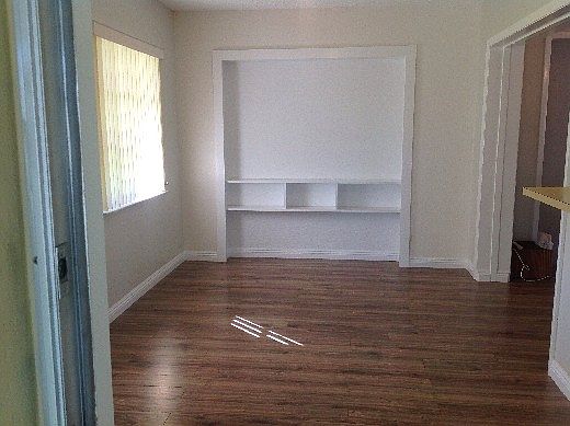 2nd image of 274 NE Camelot Dr