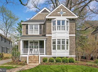 3611 Thornapple St, Chevy Chase, MD 20815