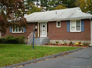 21 Lindy Ln, West Hartford, CT 06117