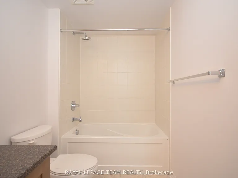 242 Rideau St #404 — Photo 30