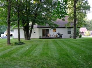 3912 Lincoln Woods Dr, Midland, MI 48642