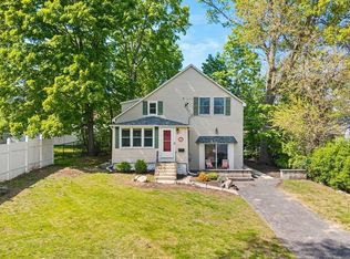 27 Glen Ave, Burlington, MA 01803