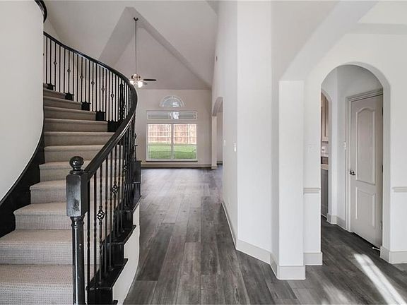 2nd image of 4132 Boxwood Dr