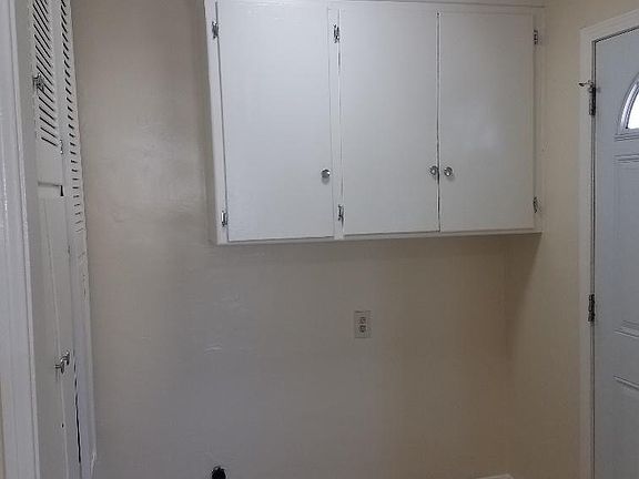 3rd image of 11934 Runnymede St APT A
