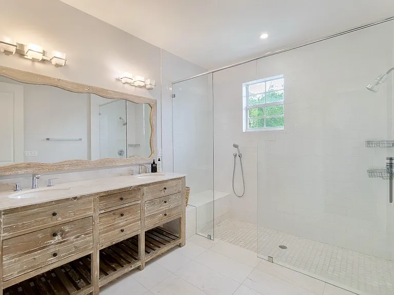 918 Saint George Blvd — Photo 10