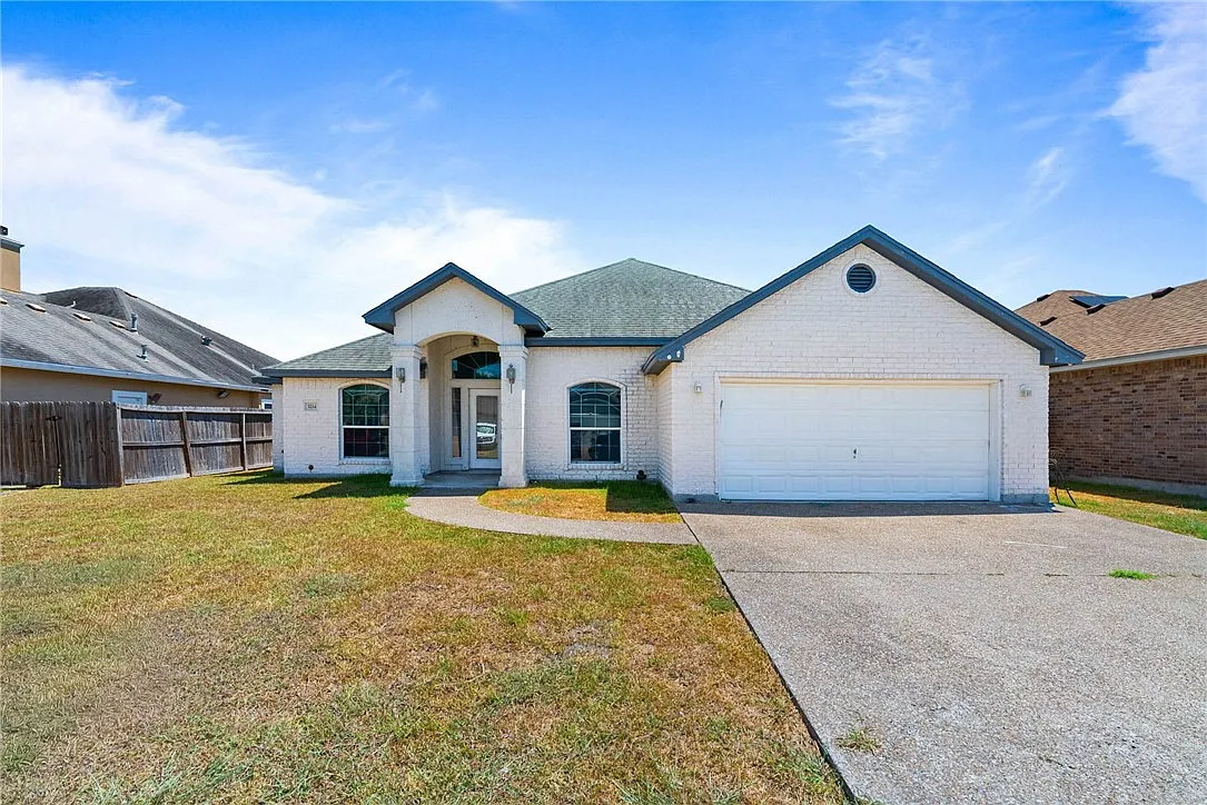 4 bed, 4.0 bath, 2495 sqft, $2,650 — Photo 1