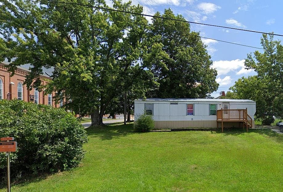 1st image of 408 N 2nd St