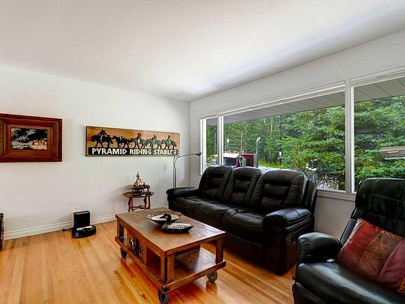 3rd image of 114 N Park Ave