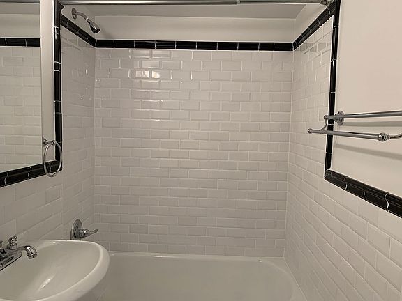 5th image of 340 E 51st St APT 9H