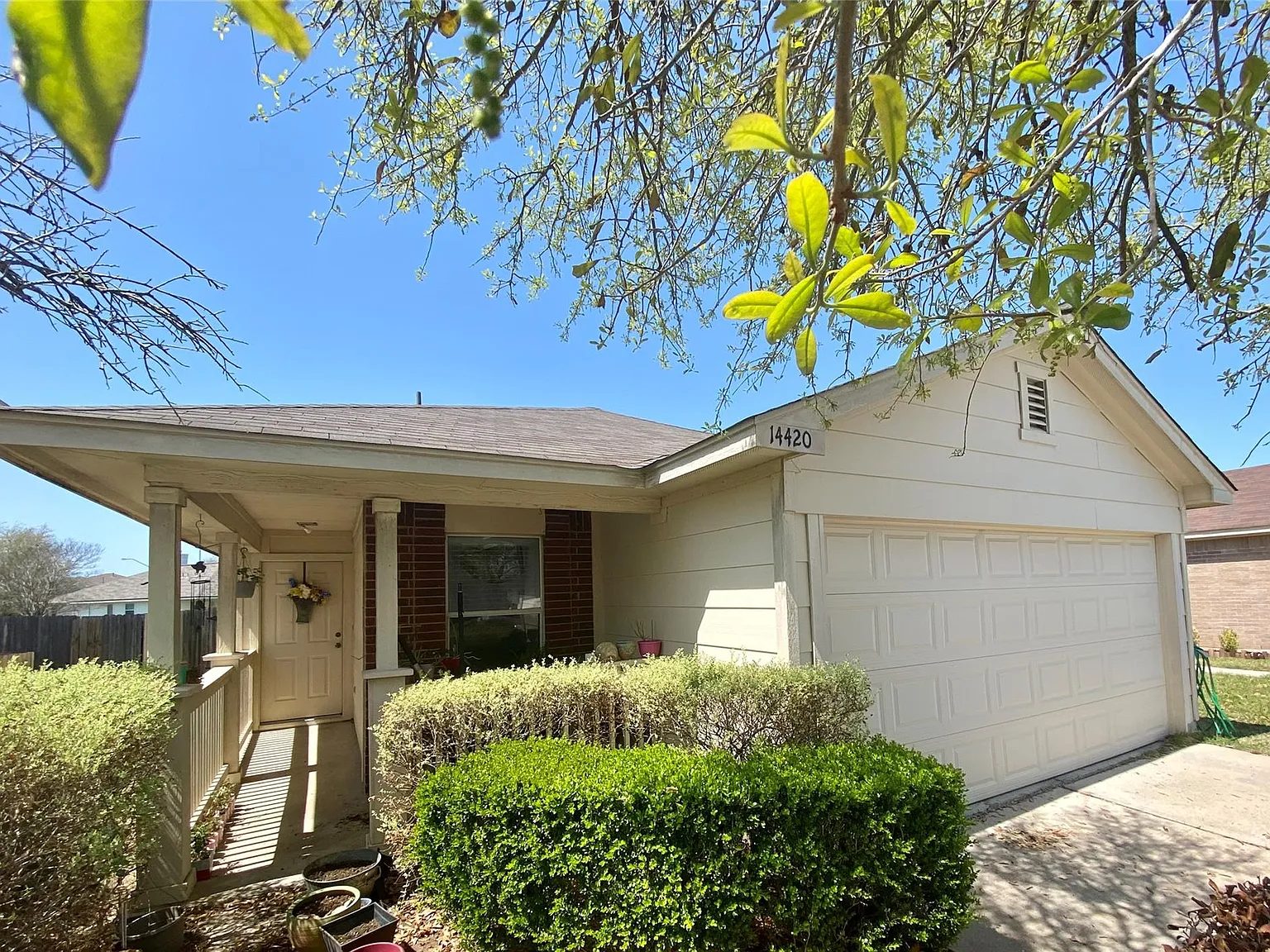 3 bed, 2.0 bath, 1058 sqft, $1,750 — Photo 1