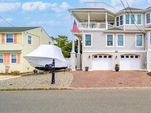 13 E 41st St #A, Brant Beach, NJ 08008