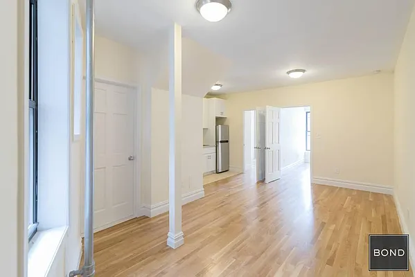 Rented by Bond New York | media 8