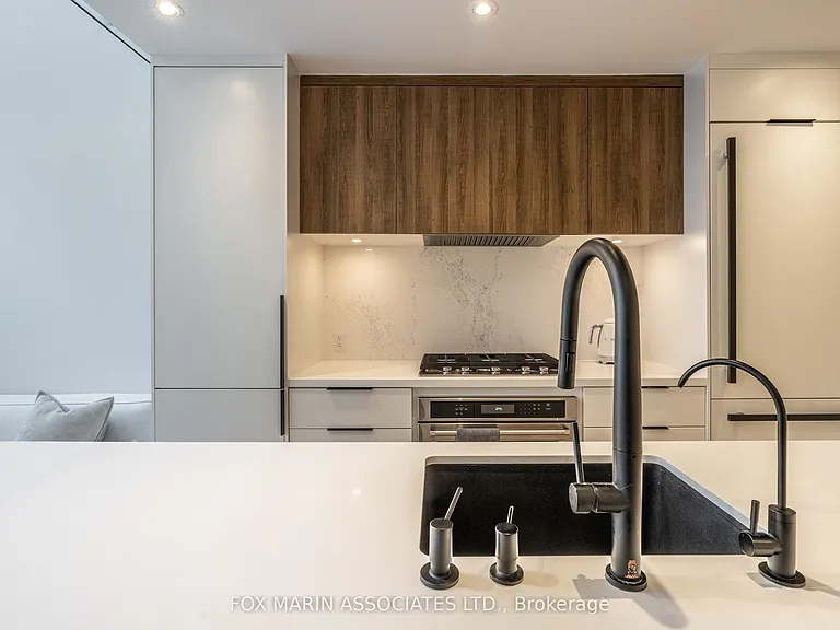 61 McGill St — Photo 11