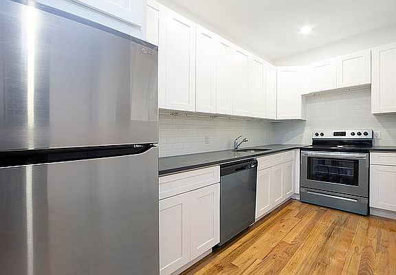 4th image of 574 Manhattan Ave #3A