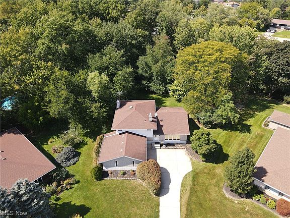 2nd image of 4765 Briar Ln