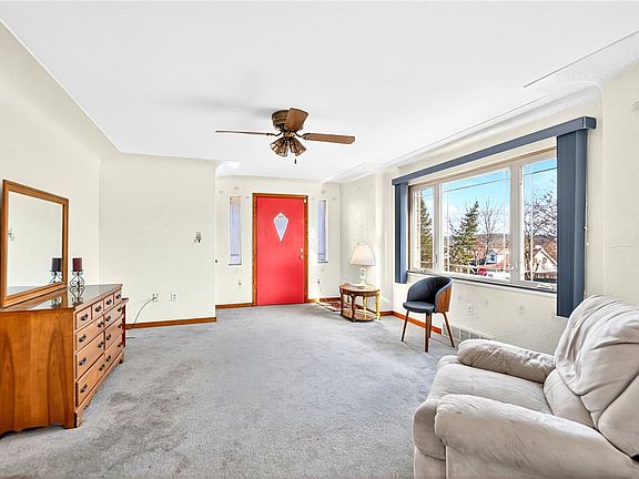 5th image of 894 Toman Ave