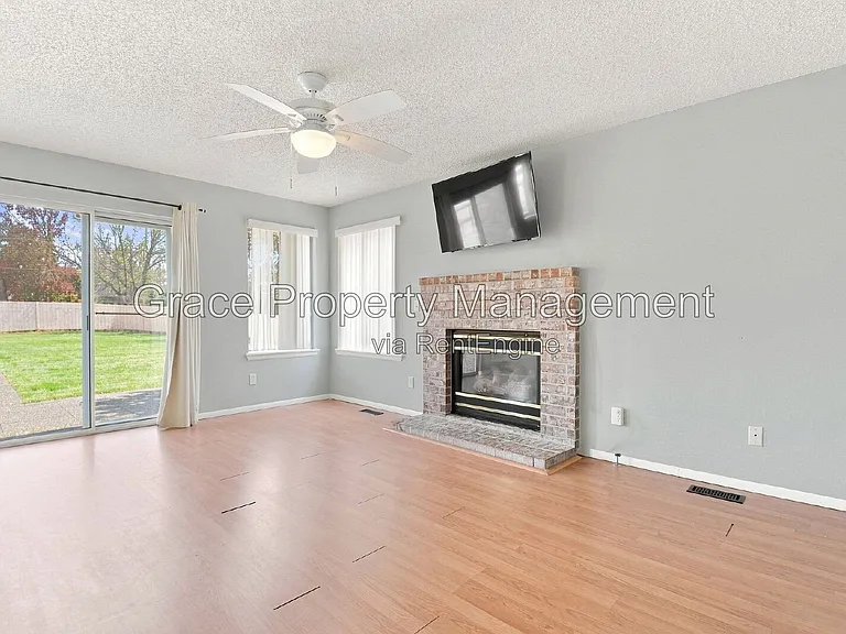 4425 E 128th Pl — Photo 3