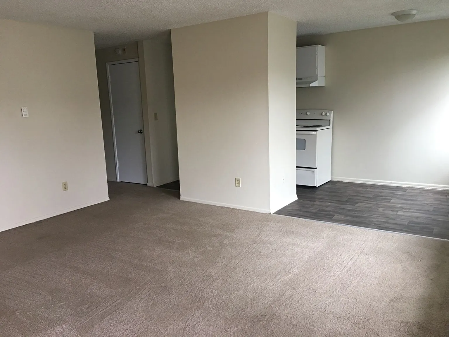 Rochelle Apartments — Photo 2