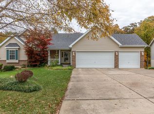 112 Saddlehorn Ct, Fenton, MO 63026