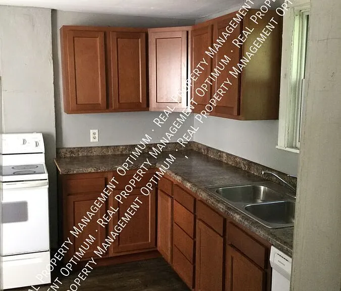 1114 Hawthorne St — Photo 13