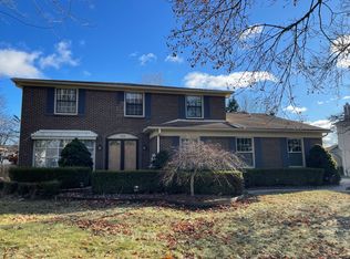 3552 Edgemont Dr, Troy, MI