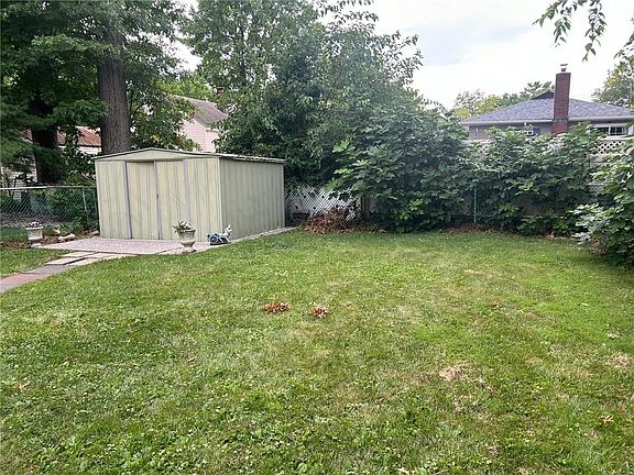 3rd image of 149 Hillcrest St