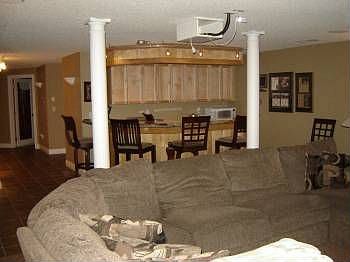 2nd image of 1601 Grizzly Ln