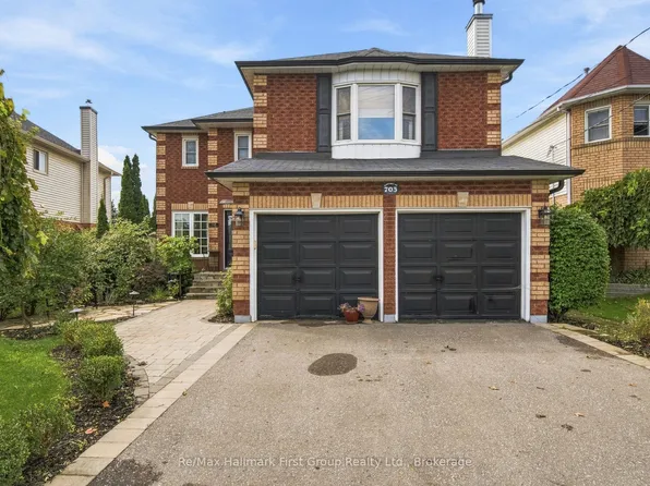 703 Carlisle St, Cobourg, ON K9A 5E4