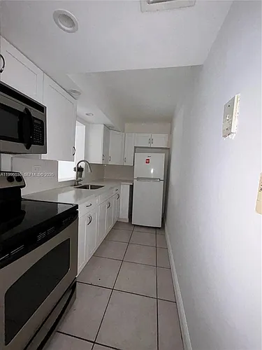 1720 NW North River Dr Photo 1