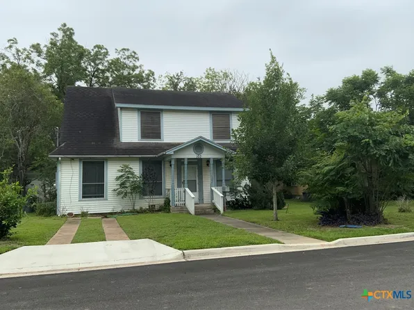 103 E Warren Ave, Victoria, TX 77901