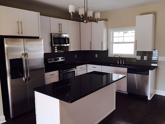5th image of 408 N Donahue Dr