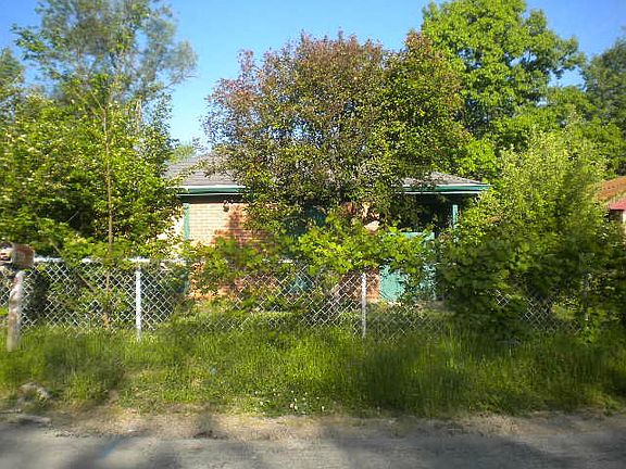 3rd image of 767 Lilac Ave