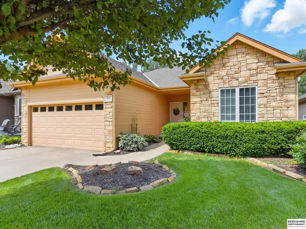 408 S 197th St, Elkhorn, NE 68022