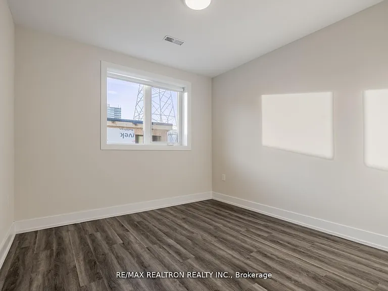 560 Finch Ave W #BASEMENT — Photo 25