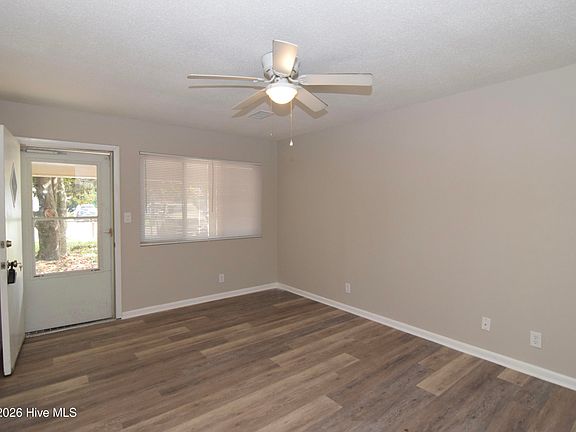 2nd image of 1921 Dianne Drive