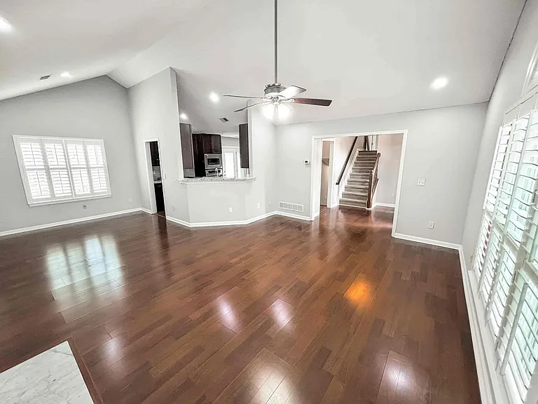 3029 Vineyard Way SE — Photo 5