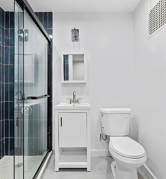 570 9th Ave #4R — Photo 5