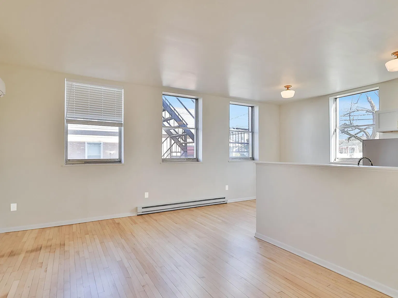 2 bed, 855 sqft, $1,750 — Photo 4