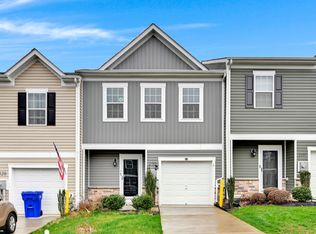 130 Maple Run Dr, York, PA 17404